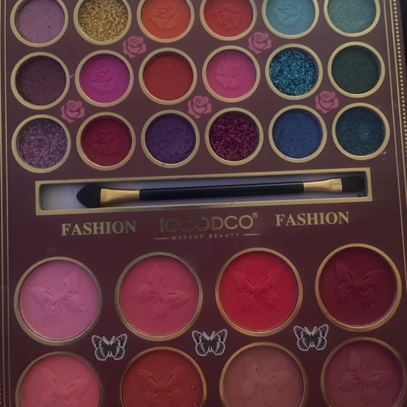 Eyeshadow pallets - Picture 3 of 6